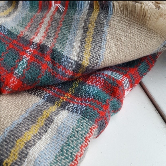 Plaid Blanket Scarf - Picture 3 of 4